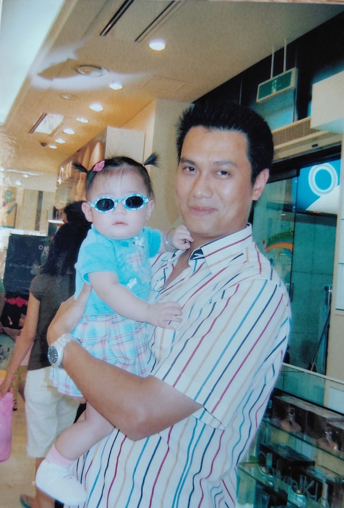 Việt Anh và con gái lúc nhỏ.