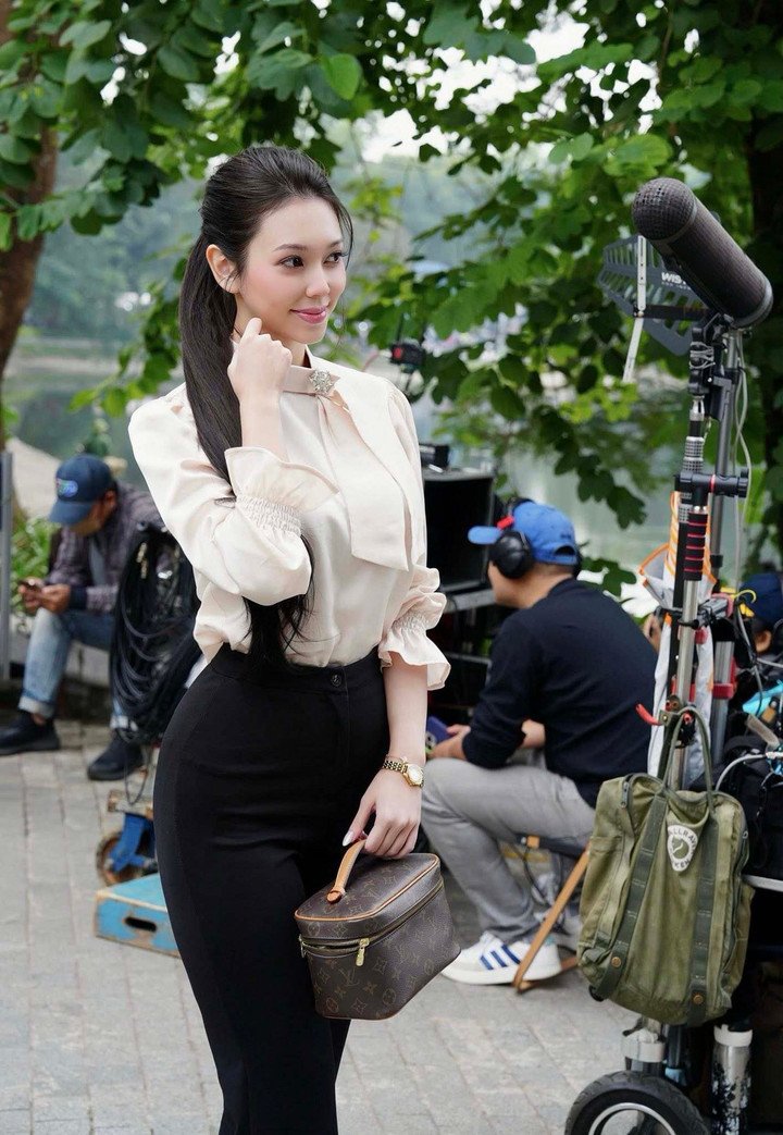 Năm 2024, nữ diễn viên tham gia diễn xuất trong phim "Mật lệnh hoa sữa" của Đài Hà Nội. Cô cũng từng góp một vai trong phim cảnh sát hình sự "Biệt dược đen" hay "Bố vợ tôi là ông trùm" đóng cùng NSƯT Quang Thắng.