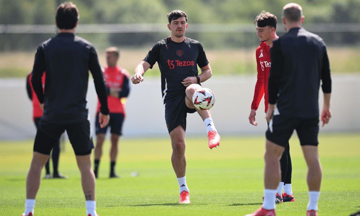 Sao MU Sesko bị ngộ độc, HLV Amorim bực bội vì 3 sao phải dự Cúp châu Phi - 1