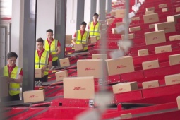 J&T Express tăng cường vận hành, đáp ứng nhu cầu bùng nổ dịp cuối năm