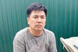 Khởi tố đối tượng đẩy đại úy cảnh sát vào đầu xe tải ở Hà Nội