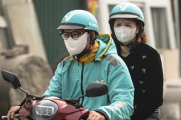 Chuyên gia: Hít thở không khí ngoài đường những ngày này tác hại ngang hút 2-8 điếu thuốc lá