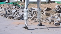 Robot của Trung Quốc tiến gần đến khả năng thăng bằng như con người