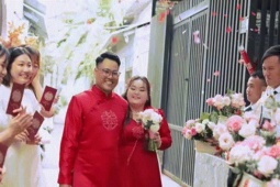 Cô dâu hơn 100kg ‘cháy hết mình’ trong đám cưới, được mẹ chồng tặng quà đặc biệt