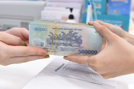 Lãi tiết kiệm tăng mạnh, có 100 triệu gửi ngân hàng nhận được bao nhiêu tiền lãi?