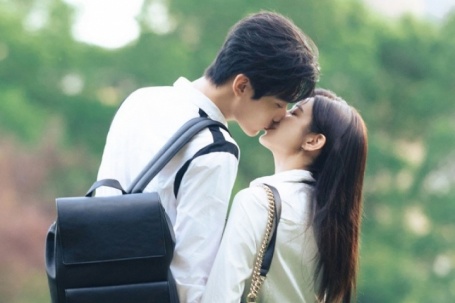 Cảnh tình tứ gây sốt của Trần Nghiên Hy