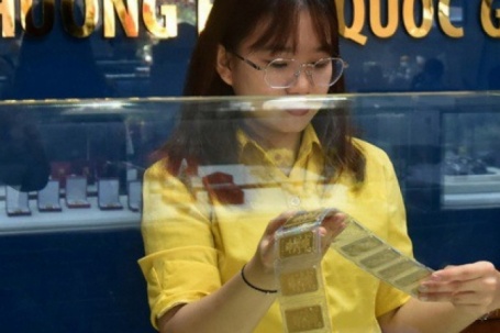 Tối 12-12, giá vàng tăng sốc, xuất hiện mốc dự báo mới