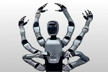 Độc lạ robot 6 tay đầu tiên thế giới của Trung Quốc