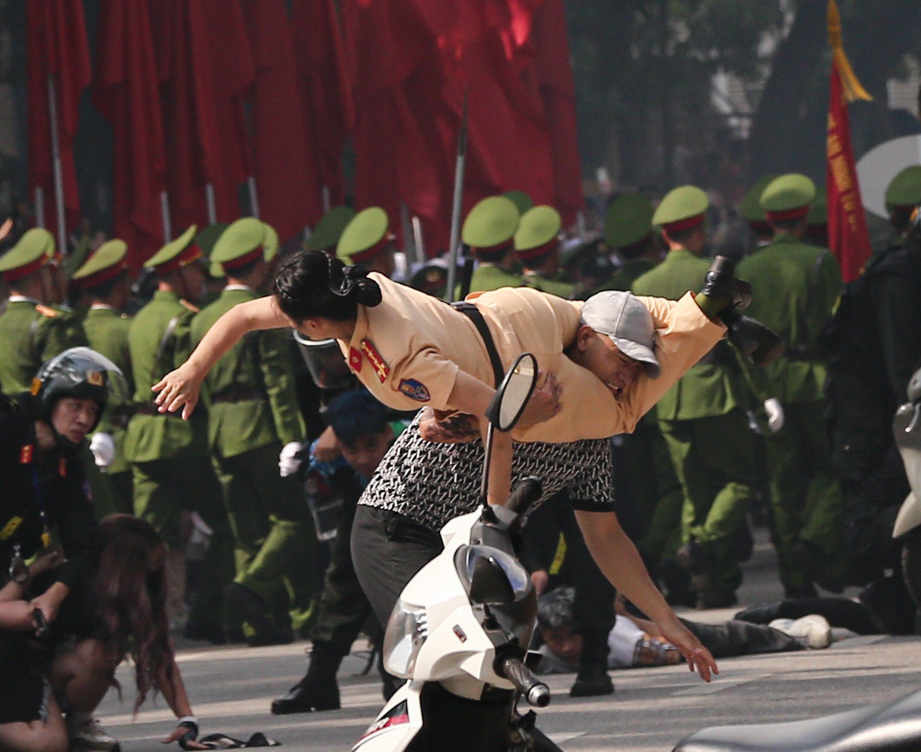 Phương Thảo với màn trình diễn võ thuật đẹp mắt trong Ngày hội Vì Thủ đô bình yên