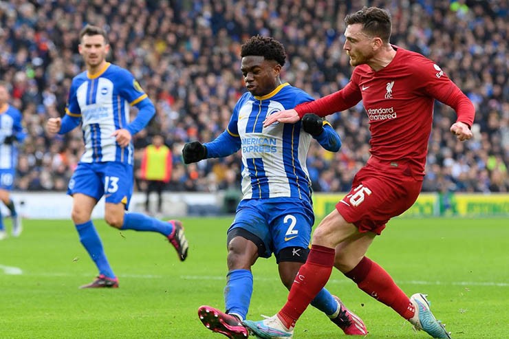 Liverpool (áo đỏ) tiếp đón Brighton trên sân nhà