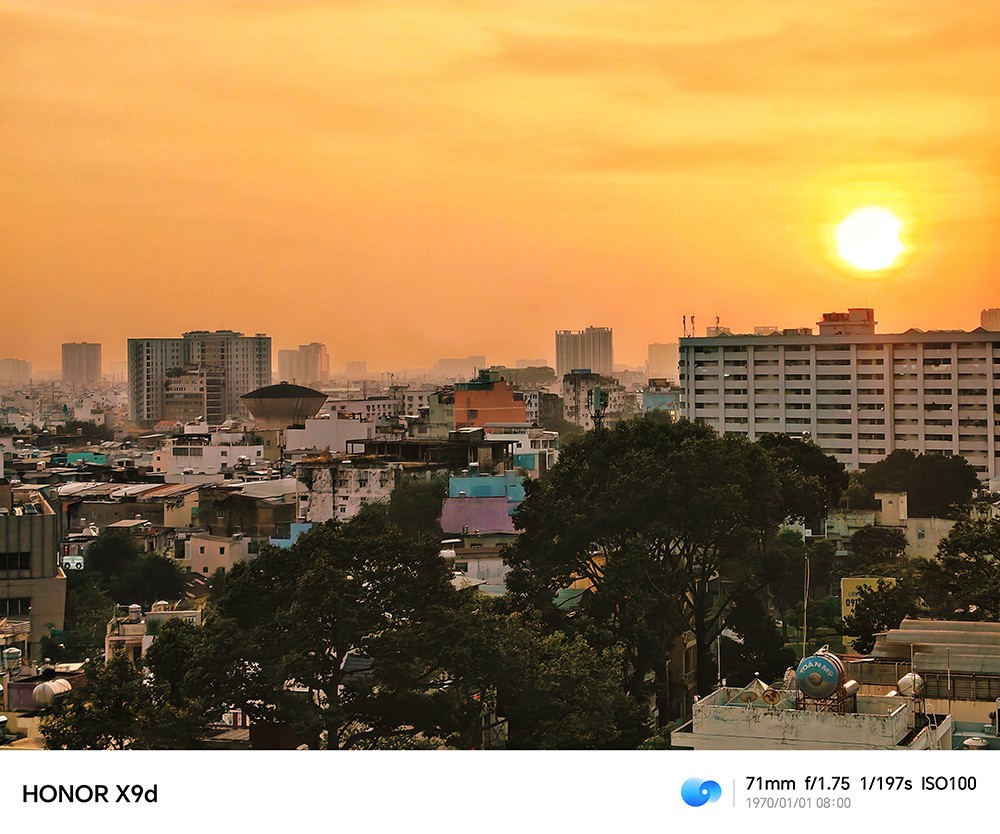 Khung cảnh buổi chiều được chụp qua lăng kính của HONOR X9d
