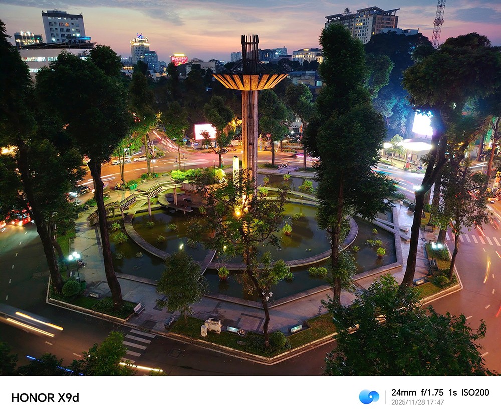 Toàn cảnh Hồ Con Rùa được chụp bằng HONOR X9d