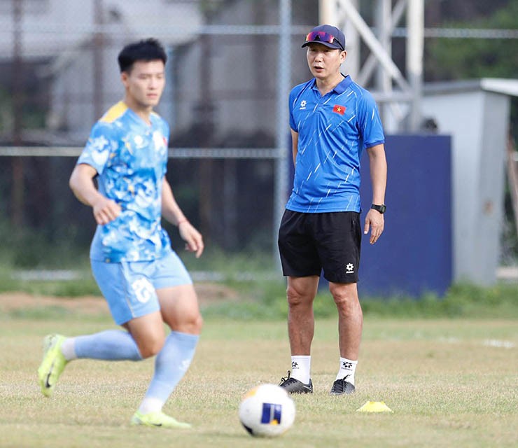U22 Việt Nam họp kín, bàn đấu pháp đá bán kết SEA Games 33 - 12