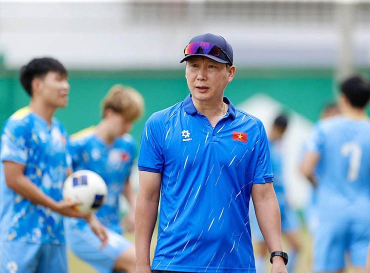 U22 Việt Nam họp kín, bàn đấu pháp đá bán kết SEA Games 33 - 13