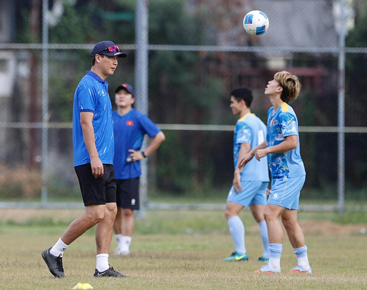 Được biết, HLV Kim Sang Sik muốn các học trò rút kinh nghiệm về chiến thuật, qua đó có sự chuẩn bị tốt nhất về đấu pháp cho cuộc đối đầu với U22 Philippines ở bán kết môn bóng đá nam SEA Games 33.