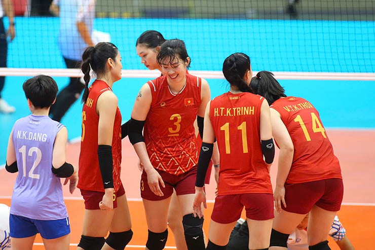 Trực tiếp bóng chuyền ĐT nữ Việt Nam - Indonesia: Chiến thắng ấn tượng sau 3 set (Kết thúc) - 3