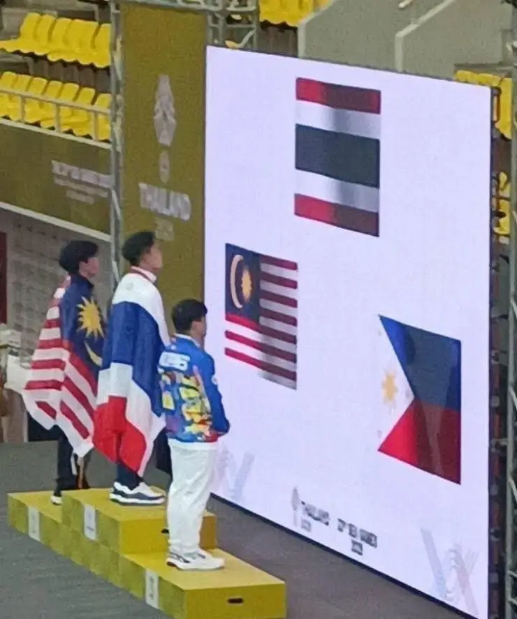 Hình ảnh chào cờ qua màn hình LED ở SEA Games 33 đang nhận nhiều bức xúc từ chính fan Thái Lan