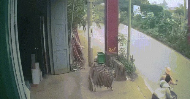 Khởi tố đối tượng đẩy CSGT vào đầu xe tải: Hành...