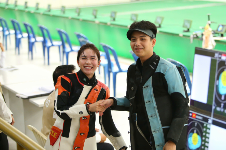 Cặp đôi bắn súng của Việt Nam vào chung kết. Ảnh Anh Khoa
