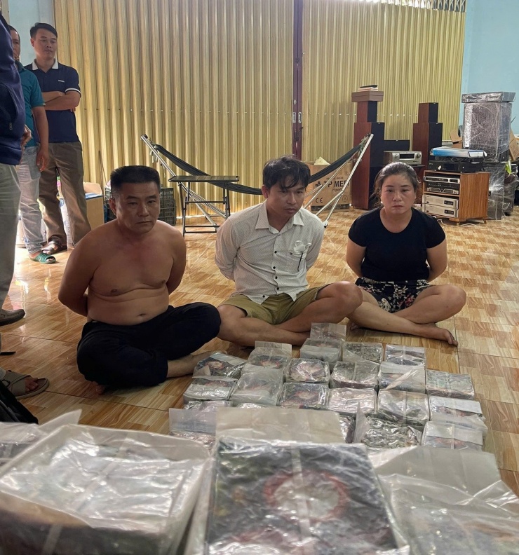 Các đối tượng bị bắt giữ.