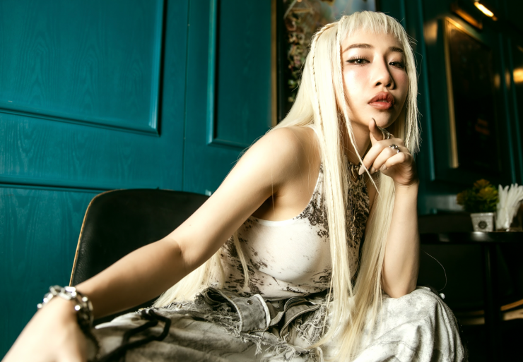 Cuộc gọi sau 10 năm khiến nữ ca sĩ suýt khóc - 4