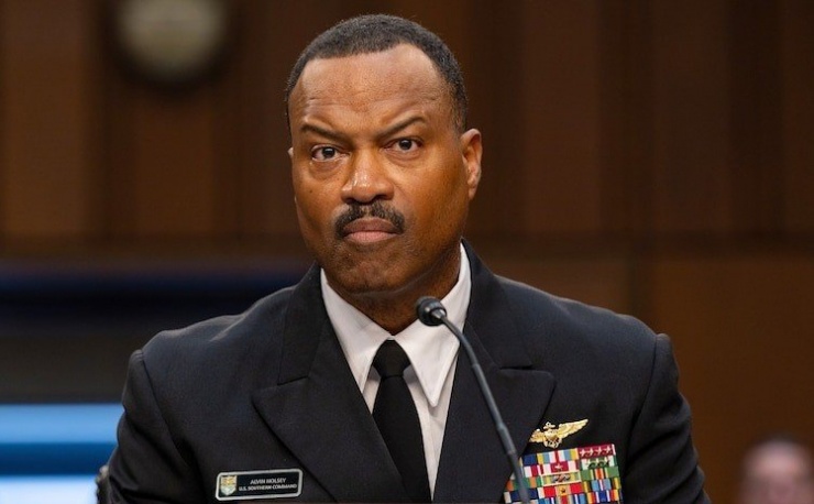 Chỉ huy quân đội Mỹ tại Mỹ Latinh bất ngờ nghỉ hưu sớm giữa lúc căng thẳng với Venezuela - 1