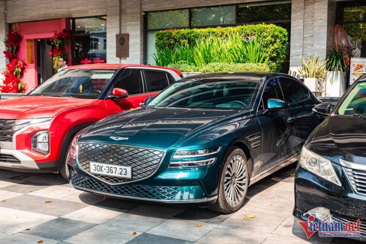 Dàn siêu xe trị giá 150 tỷ trong đám hỏi ái nữ doanh nhân nổi tiếng ngành ô tô - 9