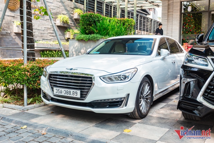 Một chiếc Genesis G70 có giá gần 2 tỷ đồng mang biển số Ninh Bình gây chú ý nhờ biển số khá đẹp.