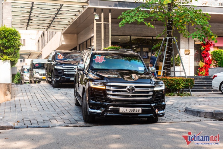 Dàn siêu xe trị giá 150 tỷ trong đám hỏi ái nữ doanh nhân nổi tiếng ngành ô tô - 16