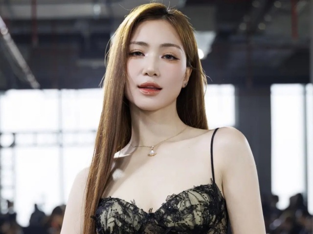 Gu mặc xuyên thấu của Hòa Minzy