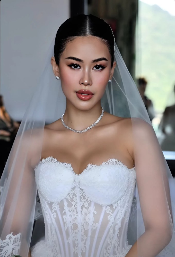 Cô dâu Tiên Nguyễn trong trang phục cưới.