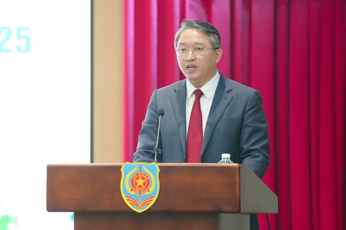 Bộ trưởng Nguyễn Hải Ninh phát biểu khai mạc. Ảnh: Phương Mai