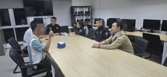 Các nghi phạm tại đồn cảnh sát