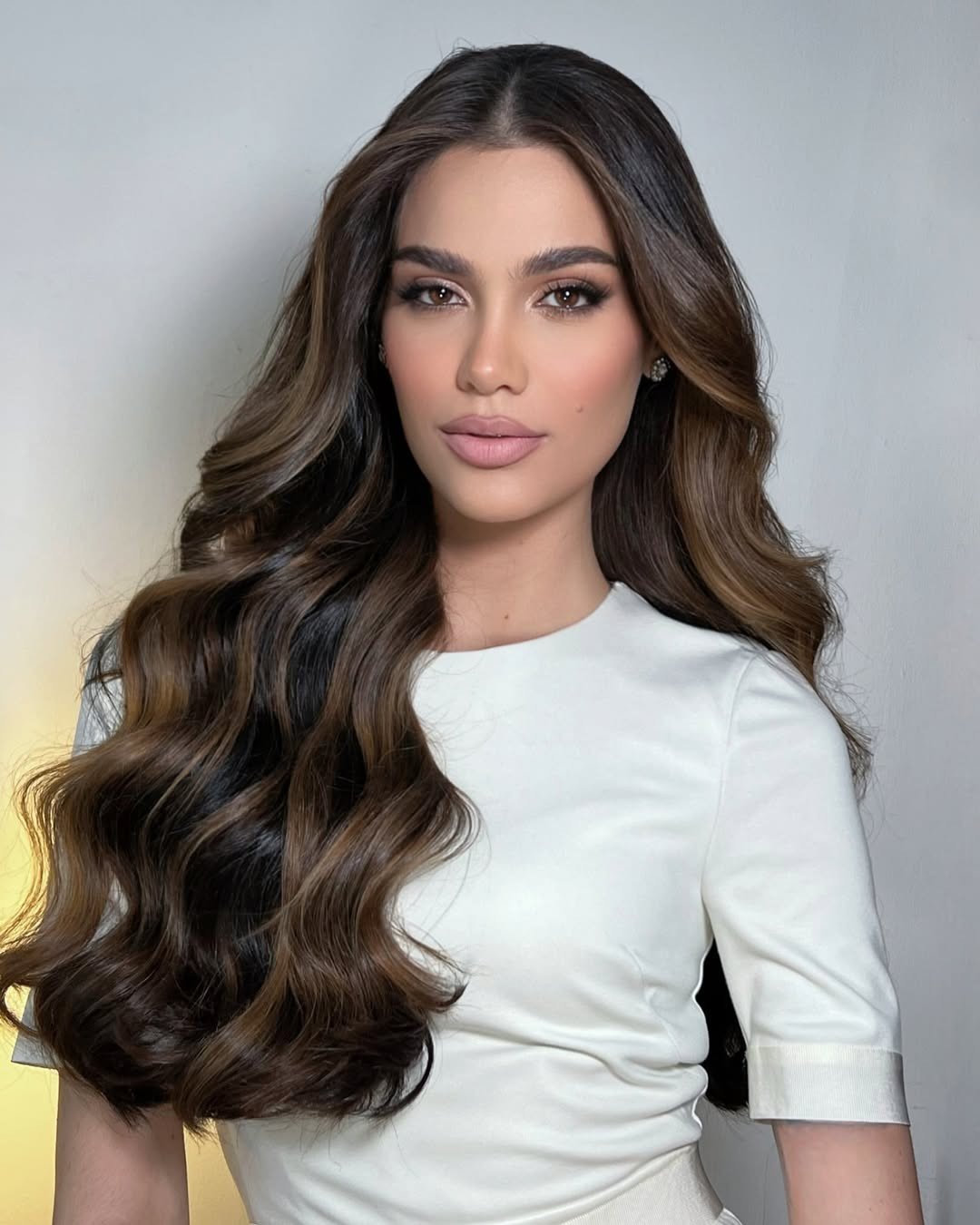 Anna được đánh giá là cô gái hướng ngoại, năng động trong các hoạt động.