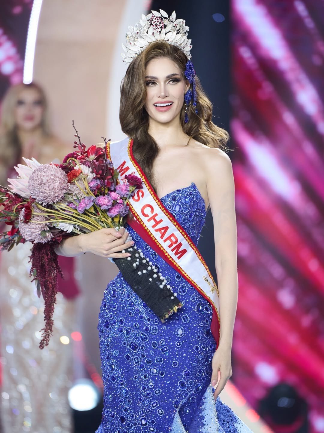 Chung kết Miss Charm 2025 đã diễn ra tại TPHCM tối 12/12 với chiến thắng thuộc về người đẹp Venezuela - Anna Blanco. Chiến thắng của cô được đánh giá thuyết phục, nằm trong dự đoán từ đầu của khán giả và các chuyên trang sắc đẹp.