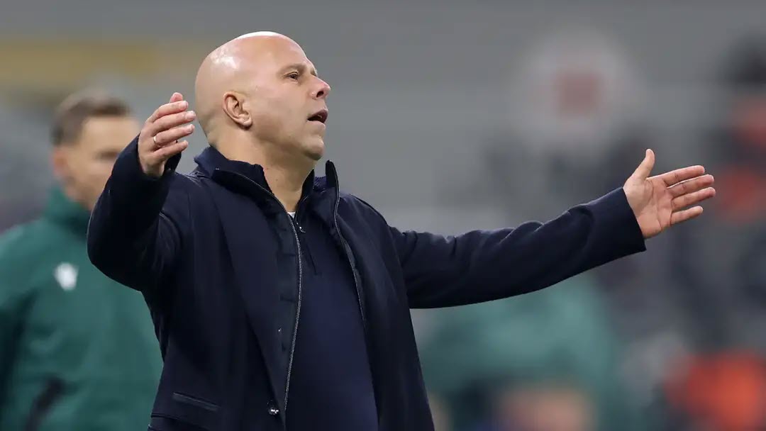 Arne Slot không bắt Salah phải xin lỗi nhưng ông cũng không nhượng bộ