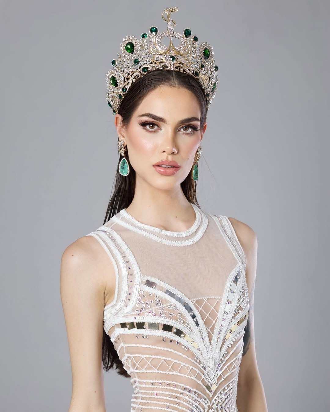 Anna từng giành chiến thắng trong cuộc thi nhan sắc El Concurso do "ông trùm sắc đẹp Venezuela" Osmel Sousa tổ chức.