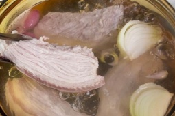 Bí quyết luộc thịt ngon: Không cho những loại gia vị này vào nước luộc