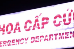 Vợ dìu chồng gầy vào cấp cứu, lộ chuỗi ngày giải độc đến mức chảy máu dạ dày