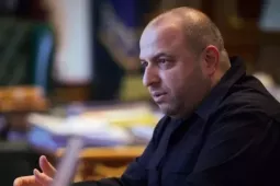 Trưởng phái đoàn đàm phán Ukraine bí mật gặp lãnh đạo FBI