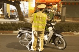 Người đàn ông có cồn vượt khung 'luôn miệng' nhận sai nhưng tranh cãi nửa giờ không ký biên bản