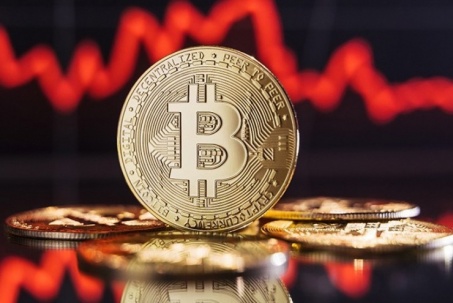 Bitcoin hụt hơi sau đỉnh lịch sử: Lực bán ồ ạt quay trở lại