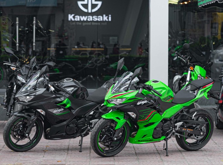 Giá môtô Kawasaki giữa tháng 12/2025, đồng loạt giảm giá sốc - 1