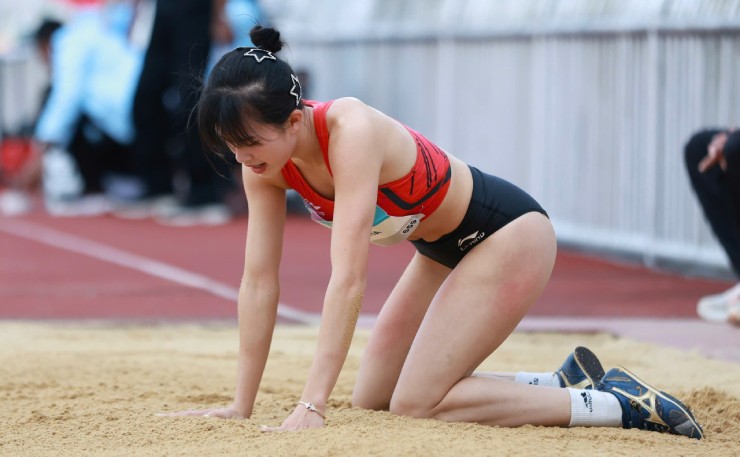 Quả cảm người đẹp Ngọc Hà dính chấn thương vẫn giật huy chương nhảy xa SEA Games - 5
