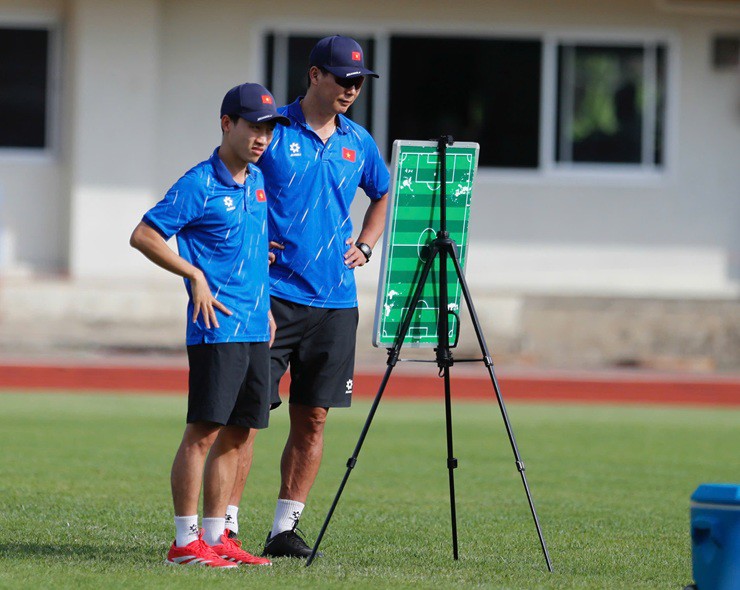 U22 Việt Nam đổi sân tập xa hơn, thầy Kim kích hoạt chế độ tập trung cao độ cho bán kết - 4