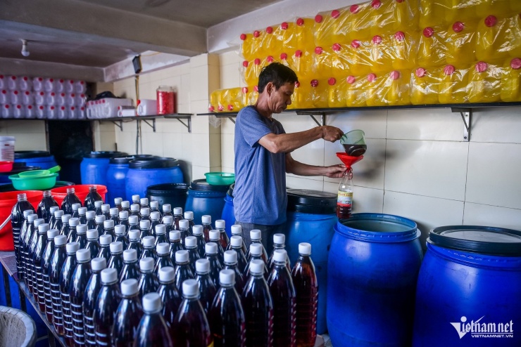 Người dân Ninh Bình tất bật làm nước mắm phục vụ thị trường Tết - 2