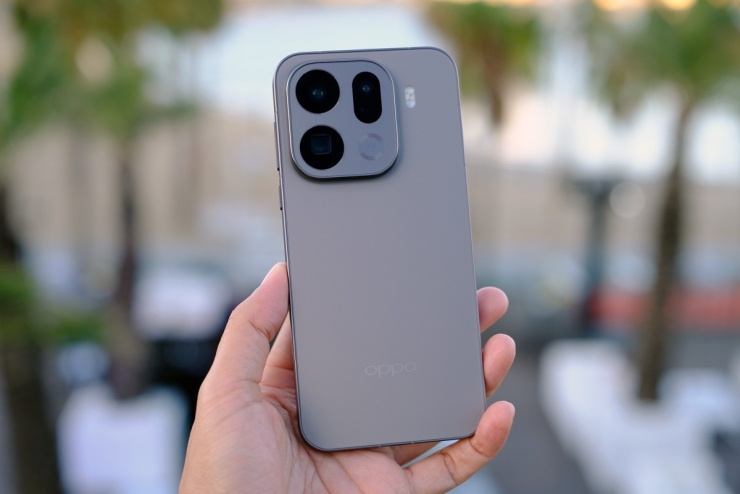 Oppo Find X9 Pro (33 triệu đồng)