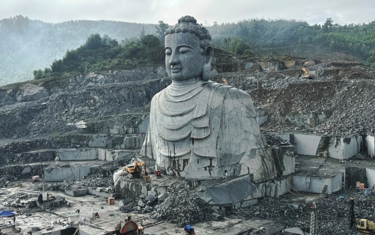 Công trình tượng Phật này bắt đầu thi công vào khoảng năm 2016
