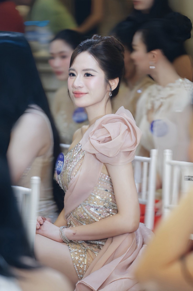 Nữ giảng viên đại học quê Thanh Hóa gây chú ý tại Miss World Vietnam 2025 - 2