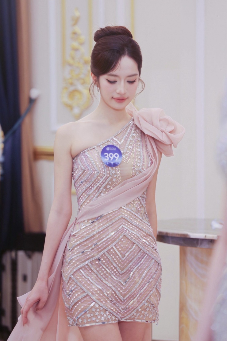 Nữ giảng viên đại học quê Thanh Hóa gây chú ý tại Miss World Vietnam 2025 - 4